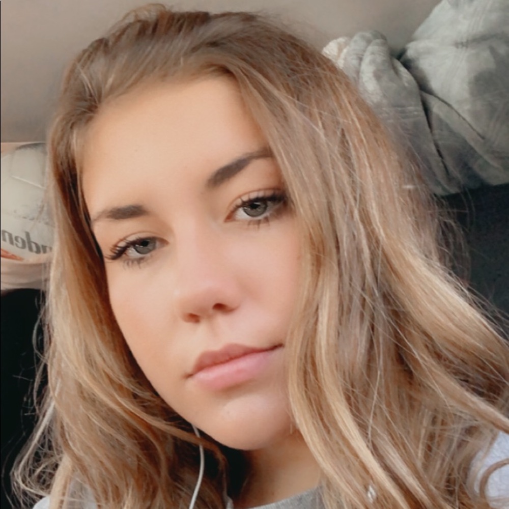 Meet your Posher, Lauren